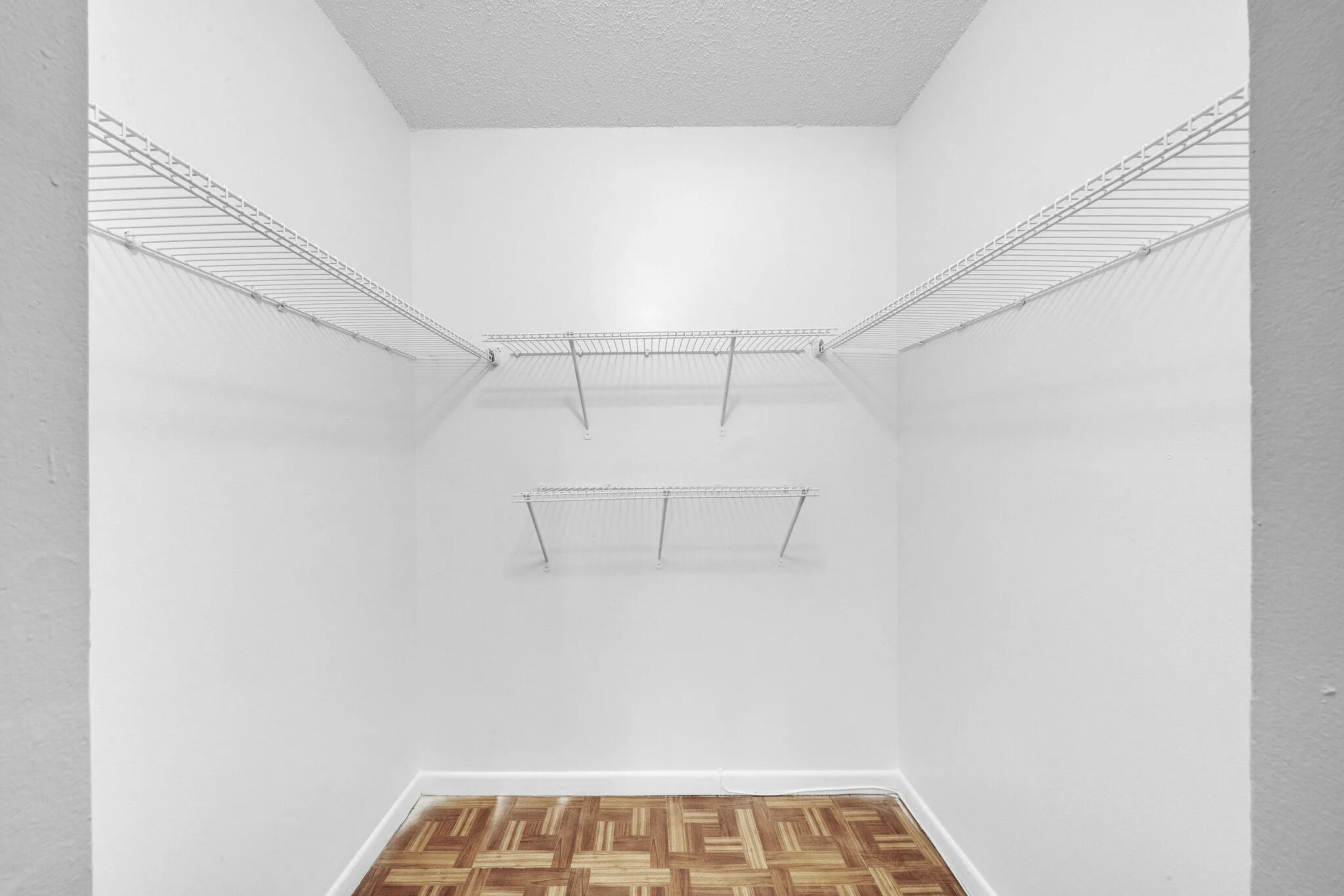 5 Primary Bedroom (6)