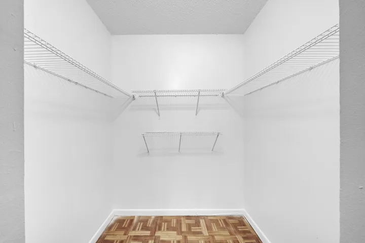 5 Primary Bedroom (6)