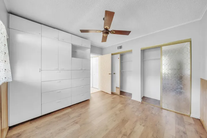 11 Guest Bedroom (3)