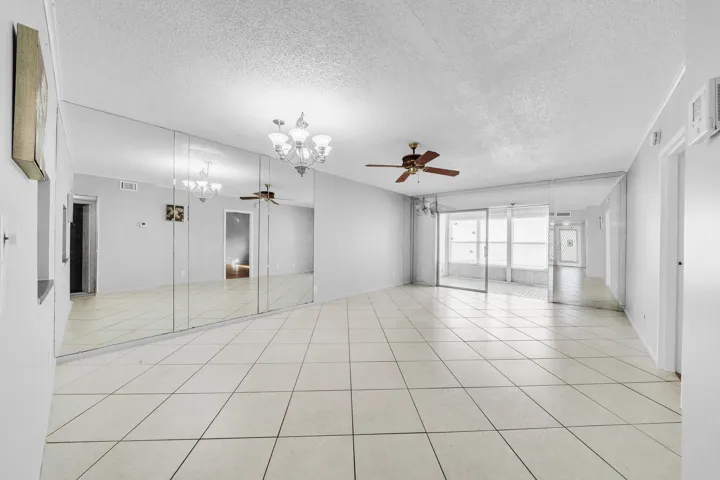 4 Living Area (1)_1