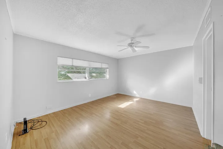 5 Primary Bedroom (1)