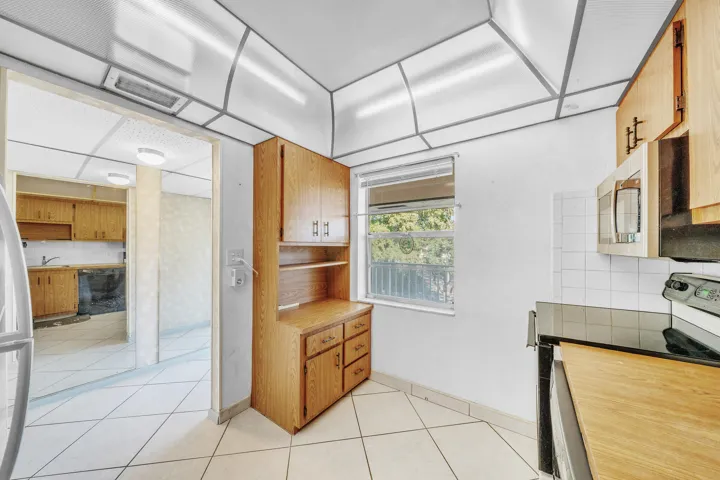 13 Kitchen (4)