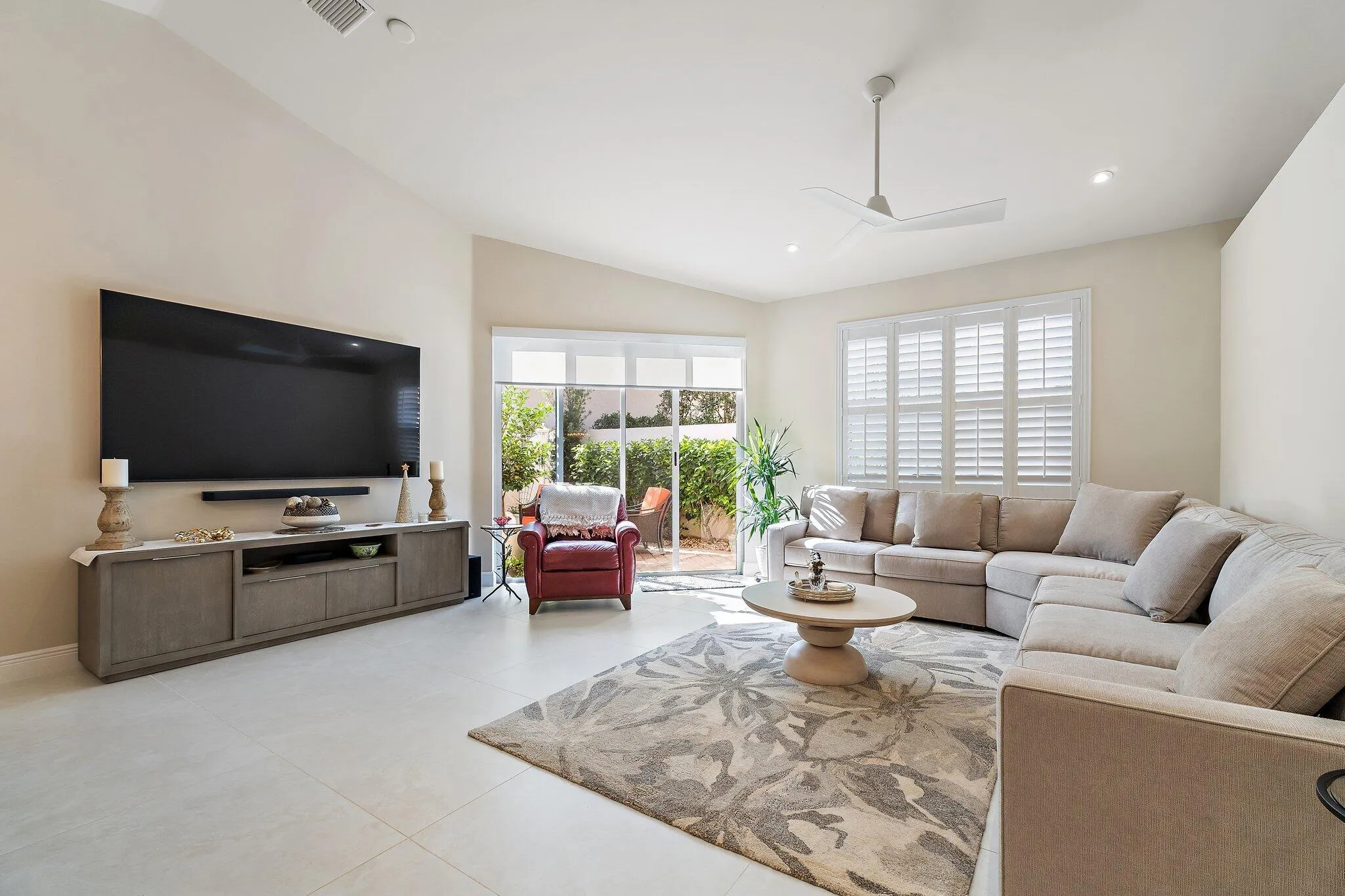 014-45ViaVerona-PalmBeachGardens-SMALL