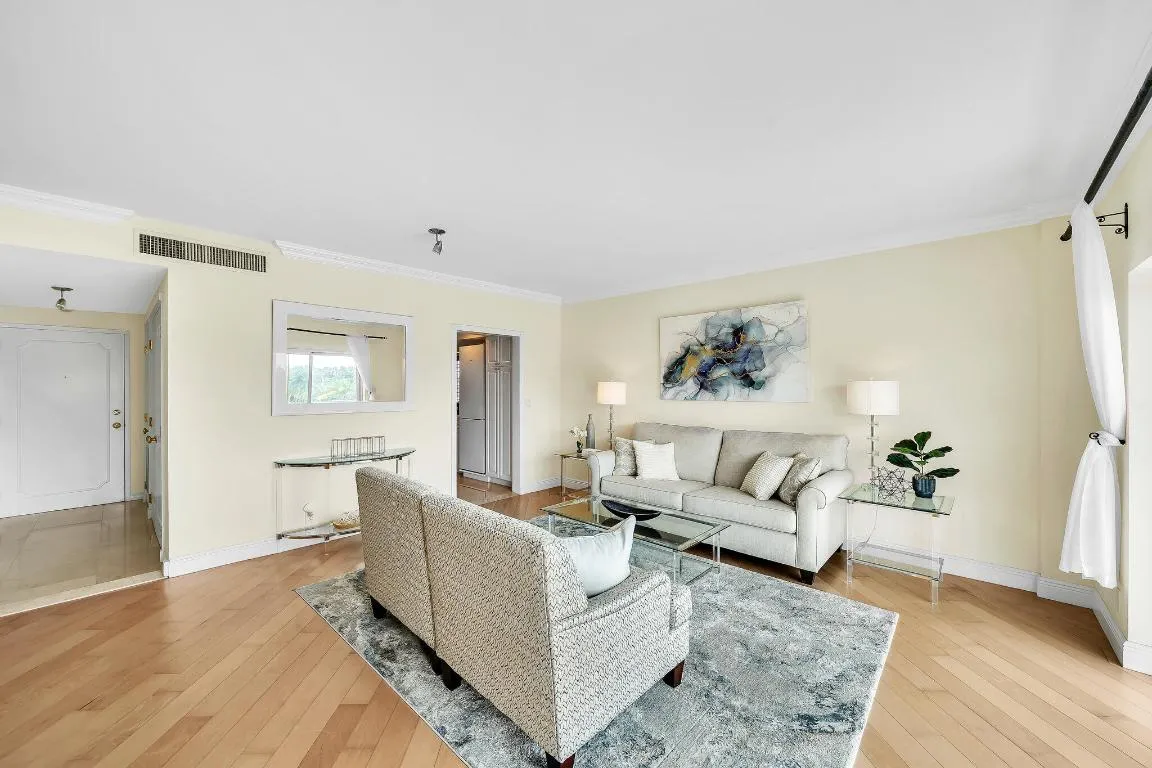 15 Living Area (5)