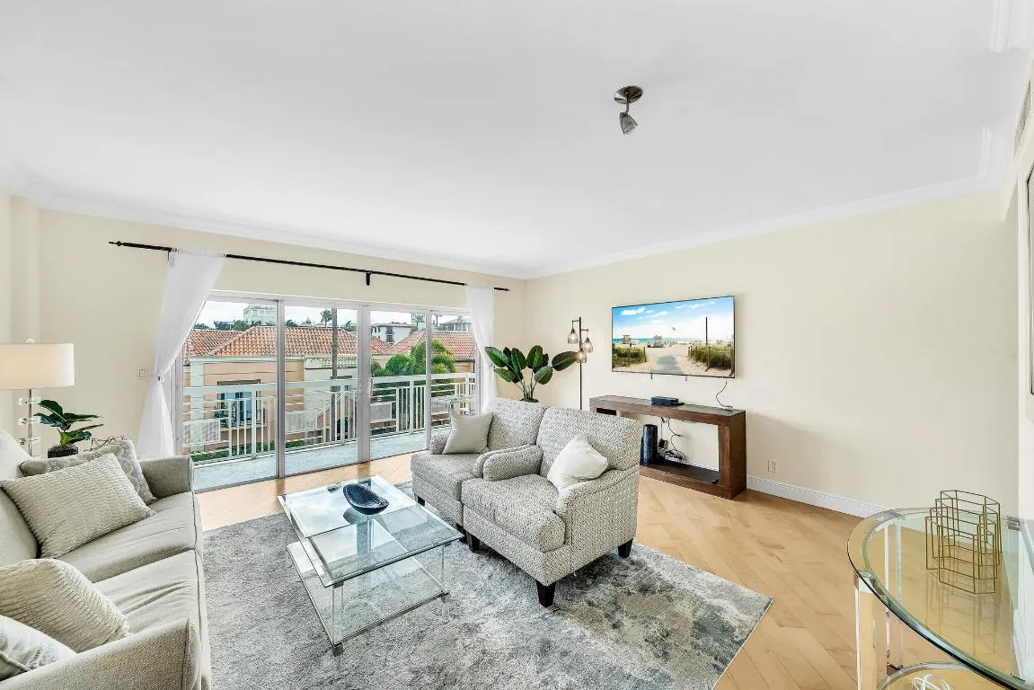 14 Living Area (6)
