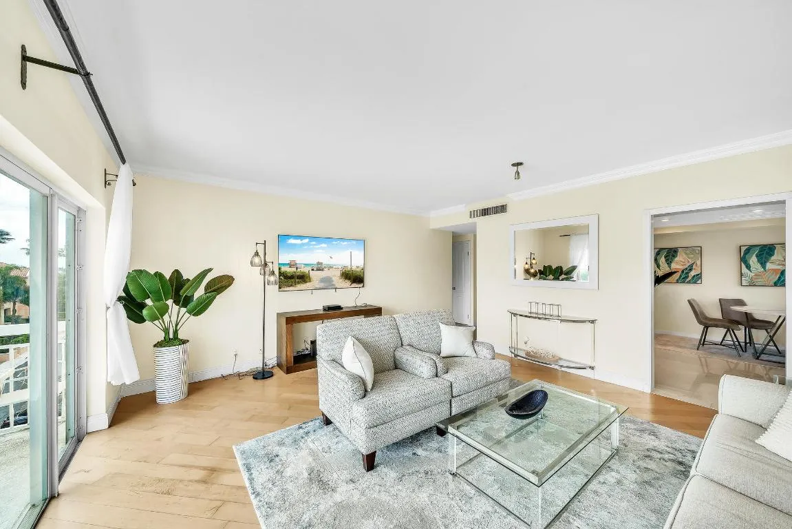 10 Living Area (4)