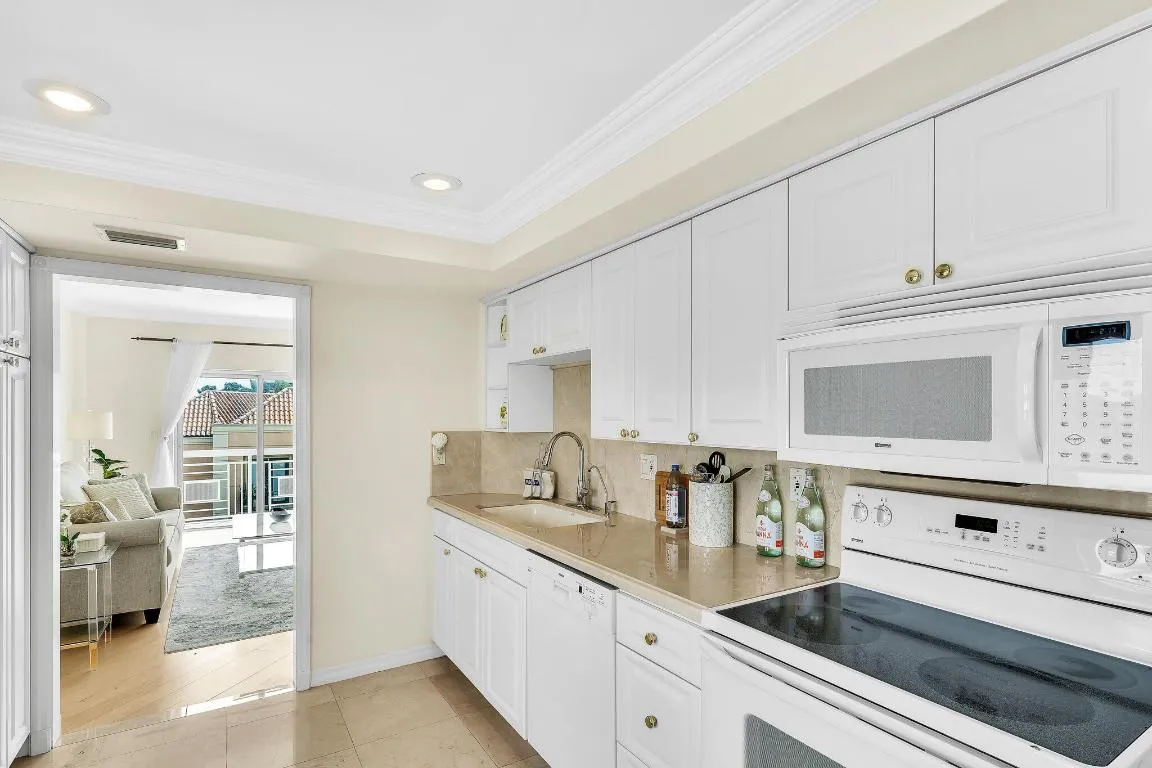 13 Kitchen (5)