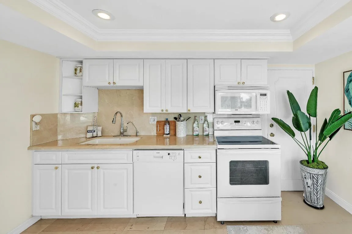 11 Kitchen (3)