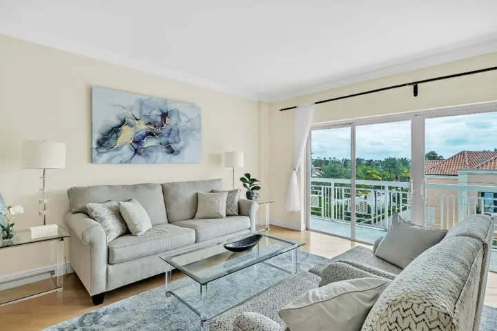 5 Living Area (2)