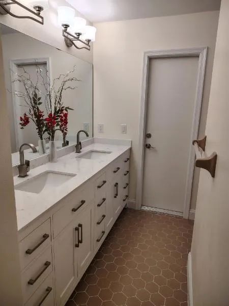 Master Bedroom Bath 1