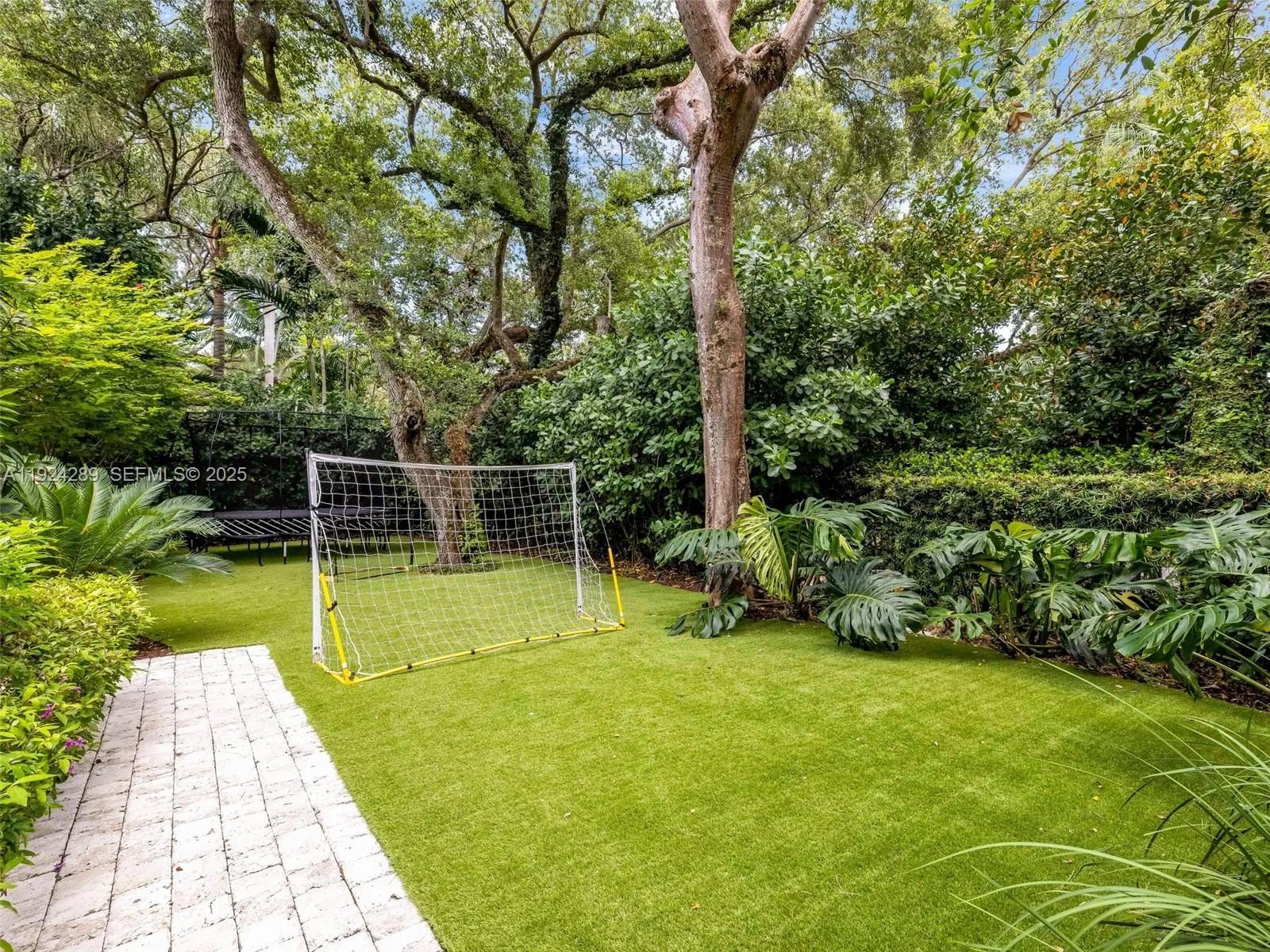 Property photo 25