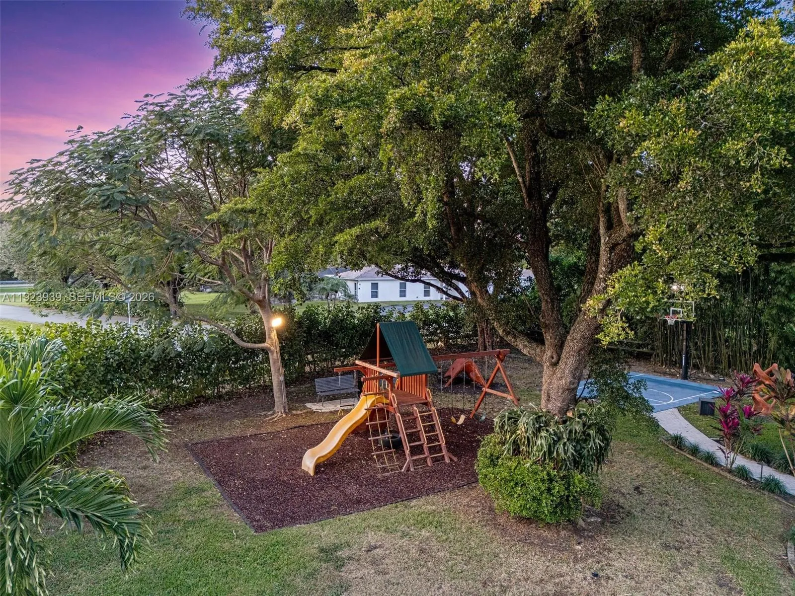 Property photo 99