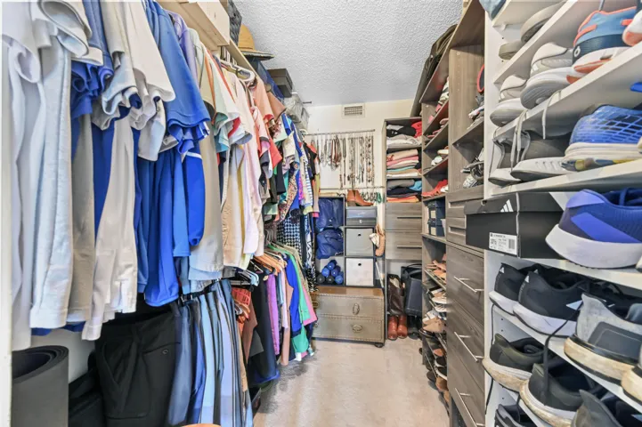 Walk-in closet