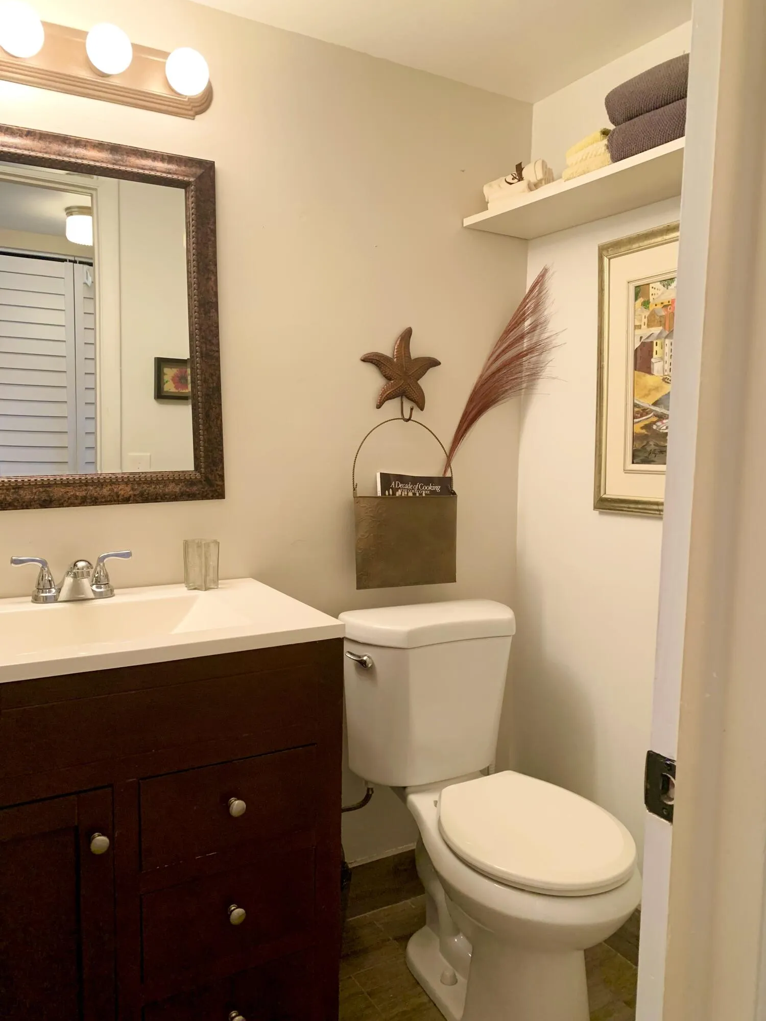 Bonus 1/2 BATH