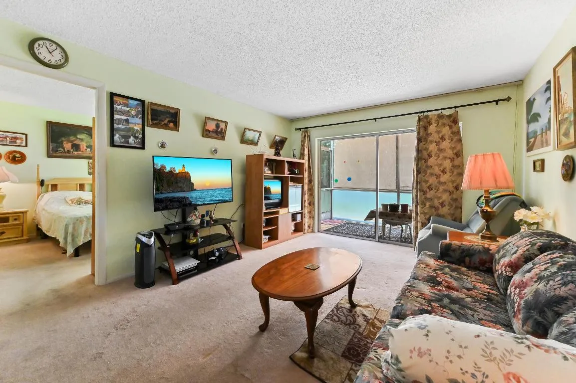 11 living room 01