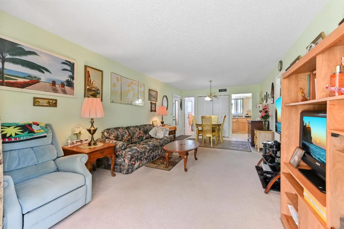 13 living room 03