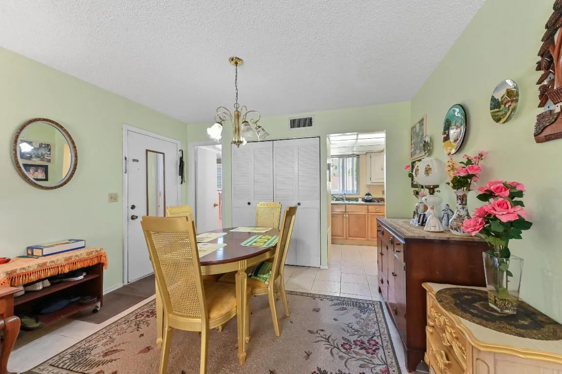 05 dining area 02