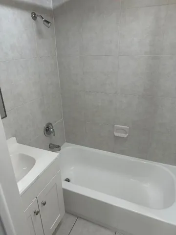 Bathroom (3)