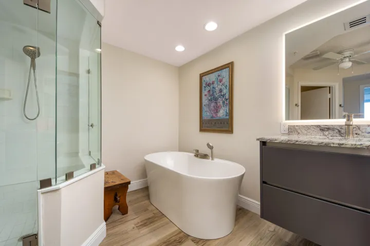 Master Bath Tub Detail