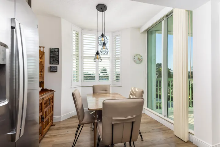 Eat-in Kitchen space