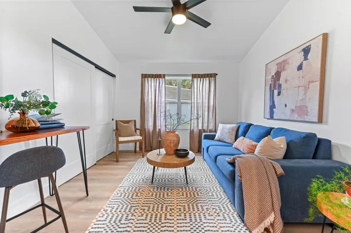 20 Family room 01