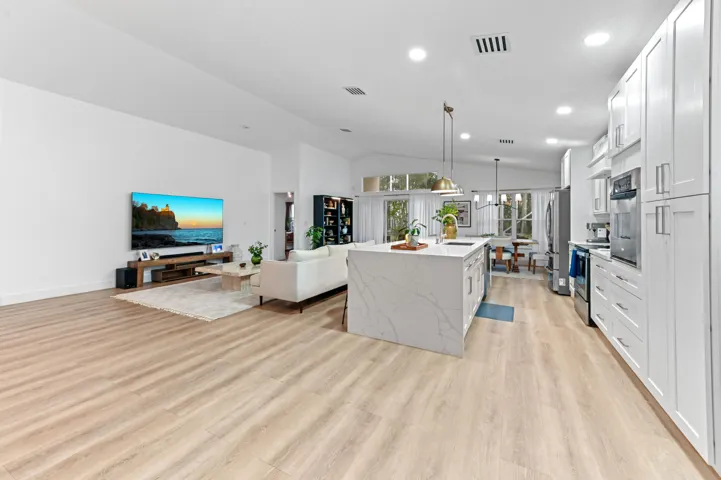 17 Kitchen 02