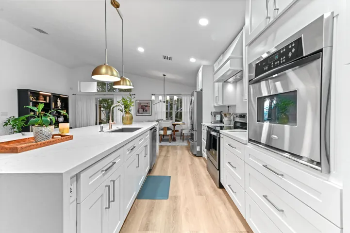 16 Kitchen 01