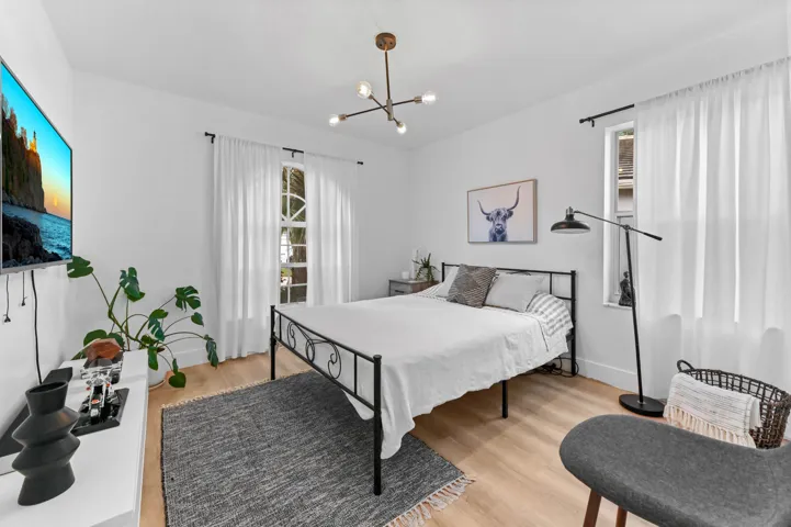 25 Bedroom 01