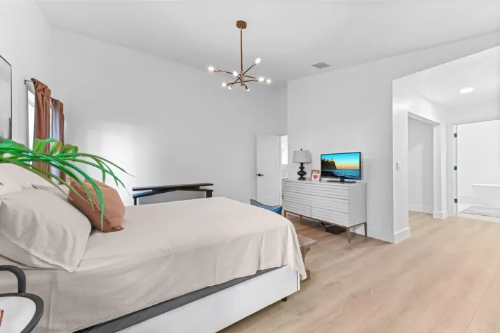 35 Bedroom 04