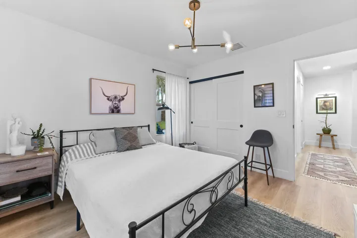 26 Bedroom 02