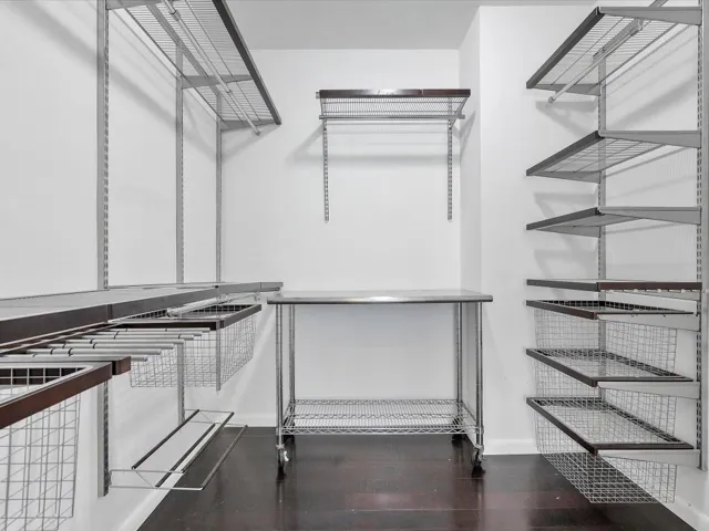 036-18101 Collins Ave #401_036