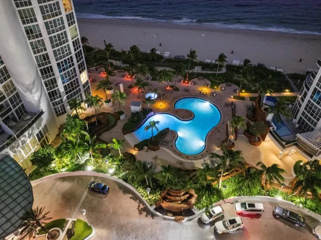 113-18101 Collins Ave. Sunny Isles TWILI