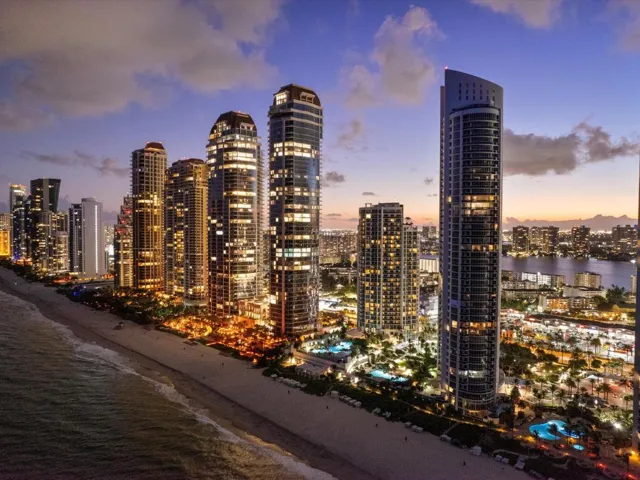 115-18101 Collins Ave. Sunny Isles TWILI