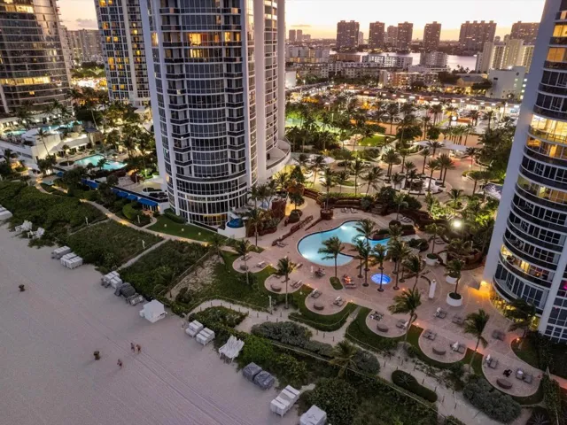 108-18101 Collins Ave. Sunny Isles TWILI