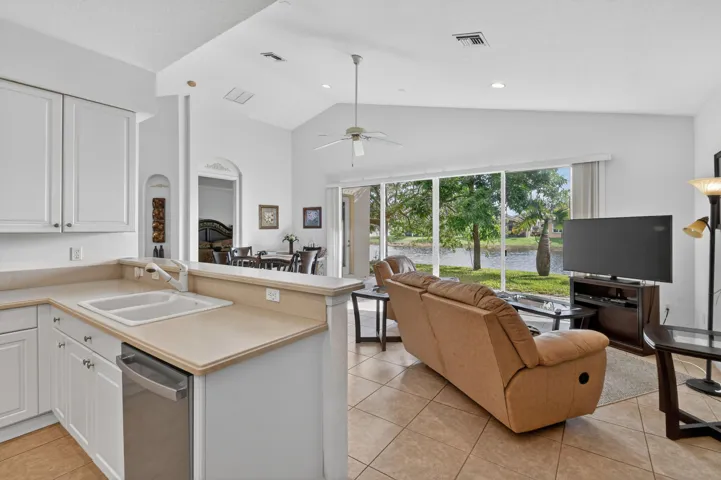 2205NewportIslesBlvd(23)