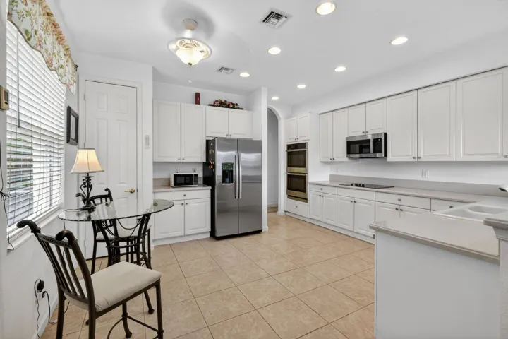 2205NewportIslesBlvd(19)