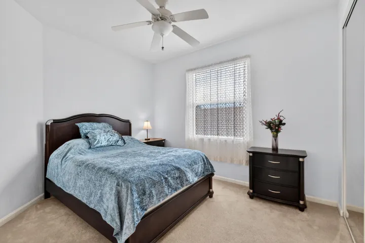 2205NewportIslesBlvd(49)