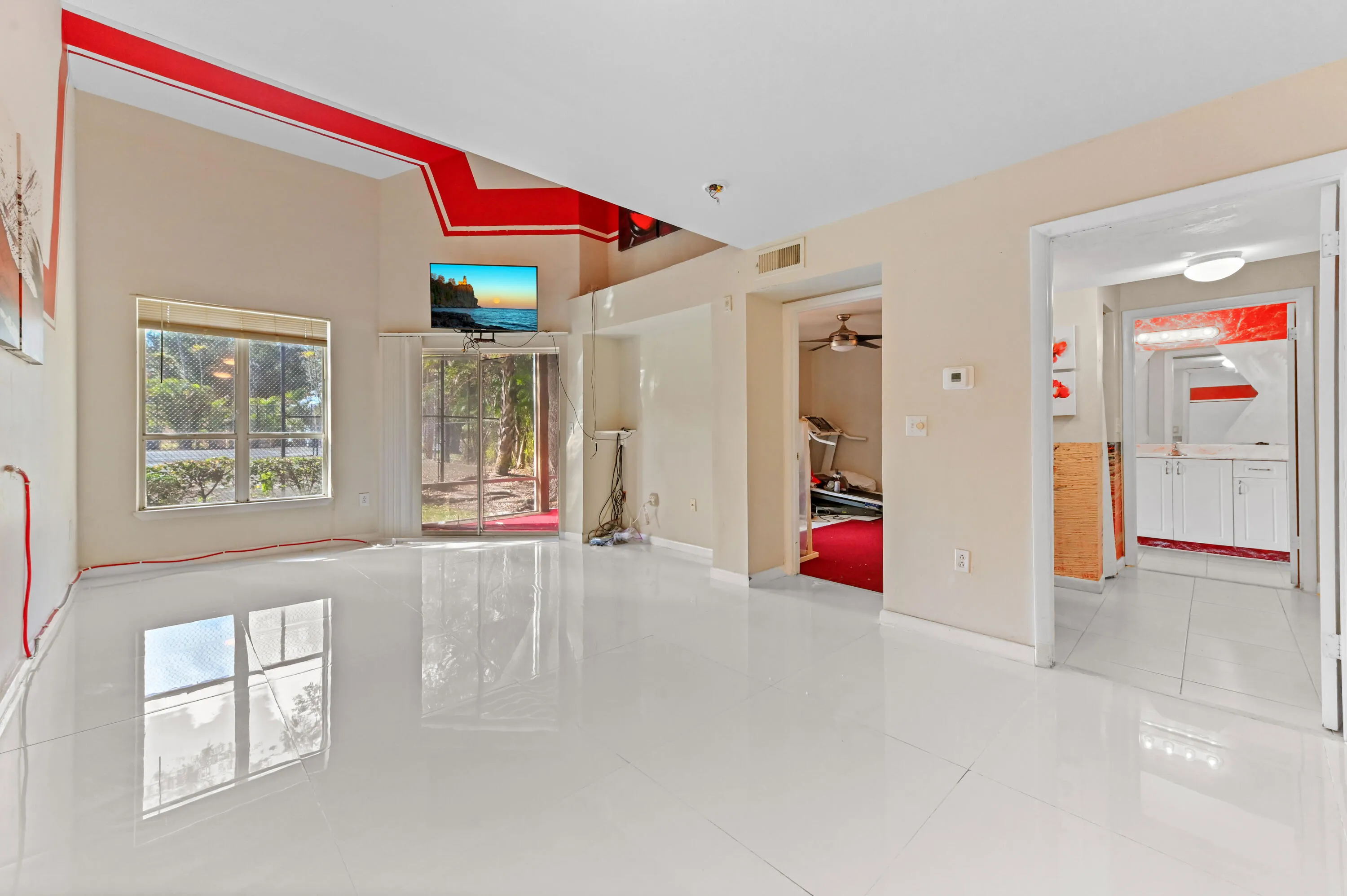 14 Dining Room 01