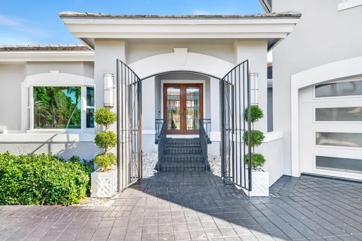 Grand entrance
