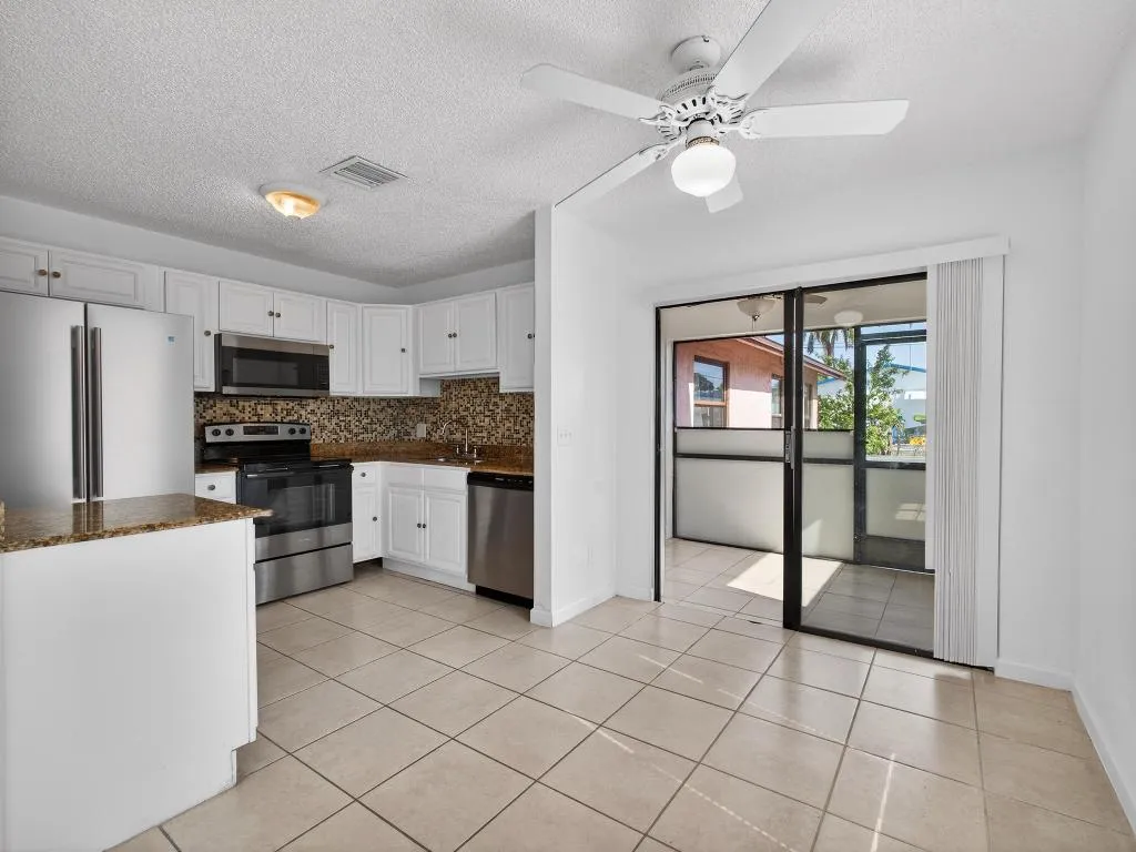 Dining to Kitchen