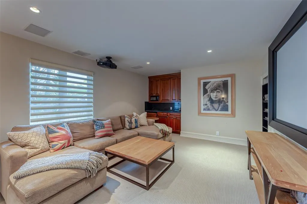 Property photo 64