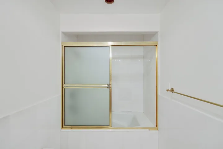 First Guest En-Suite Bathroom