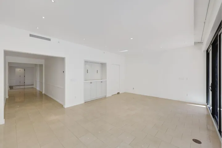 Formal Dining Room - Beautiful Wide Hallways