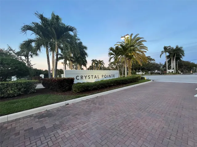 Welcome to Crystal Pointe