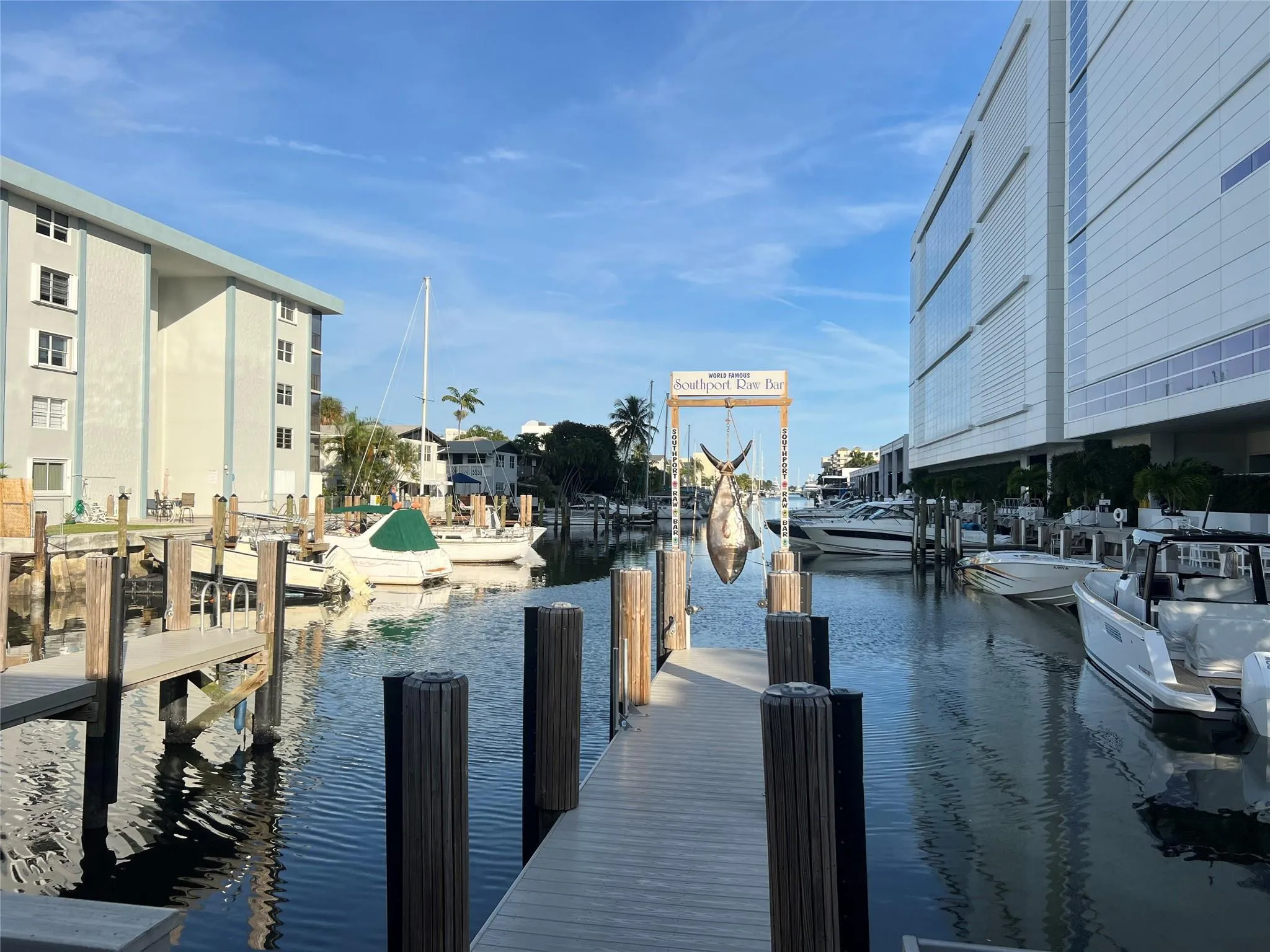 Waterfront dining @ Southport Raw Bar around the corner