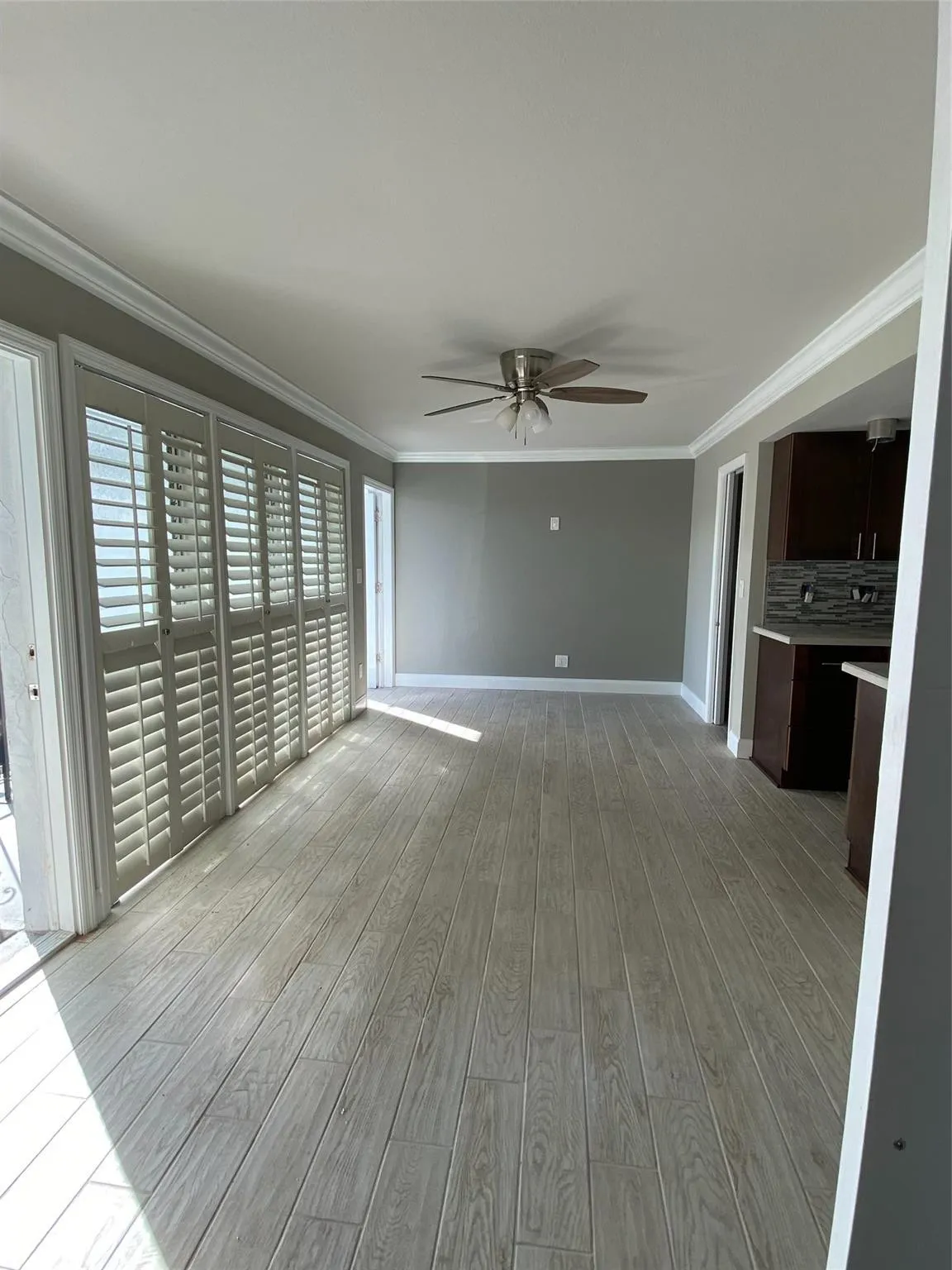 without carpet & tv