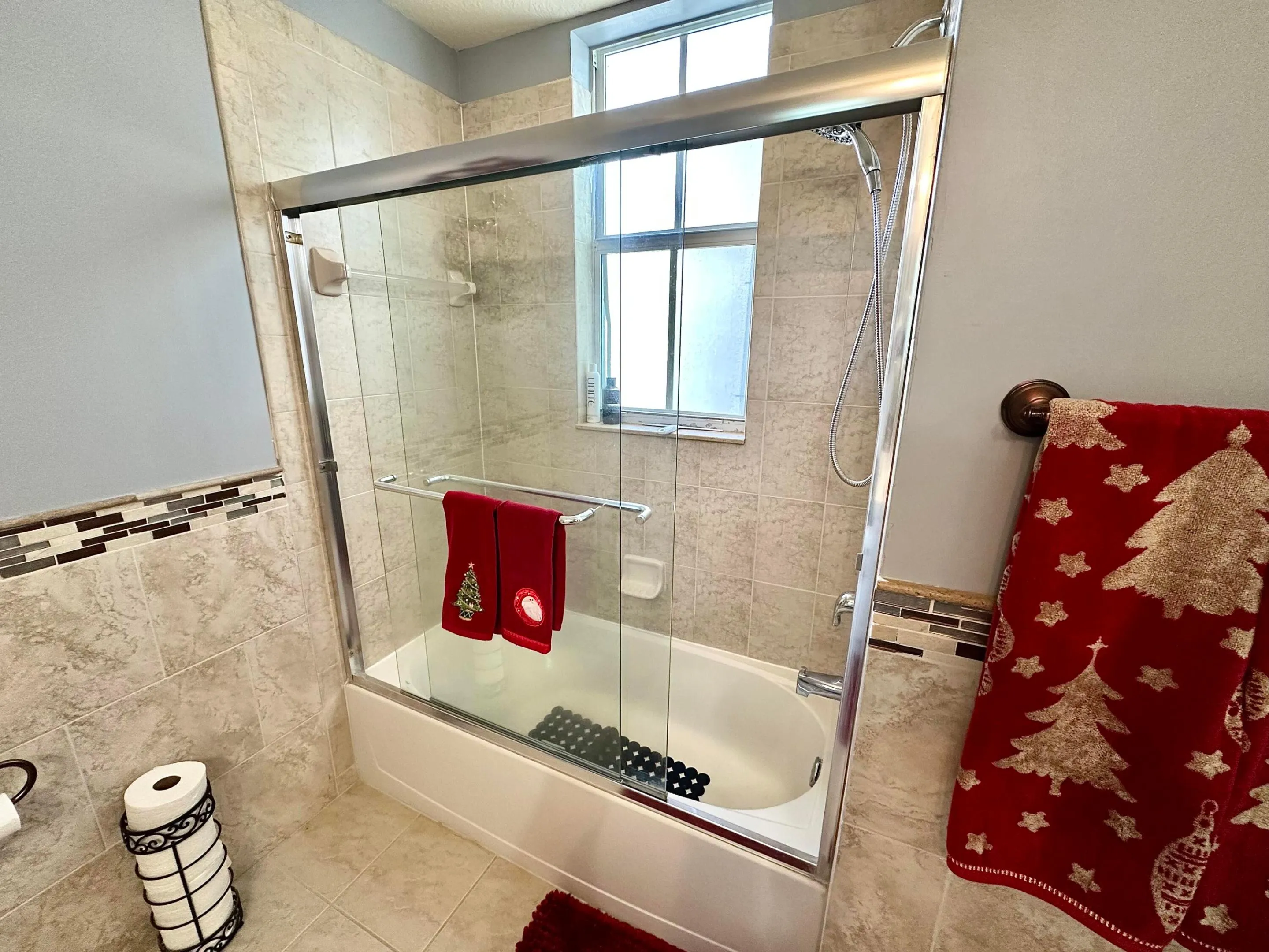 Shower & tub