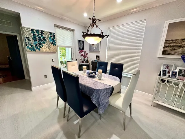 Beautiful contemporary decor