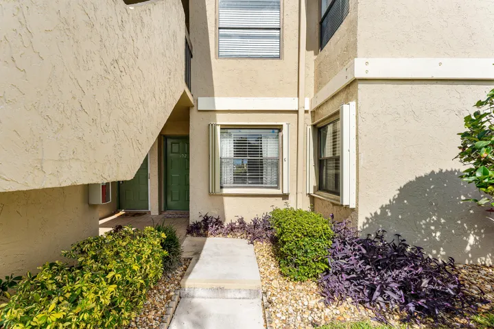 004-13369TouchstonePlace-B102-PalmBeachG
