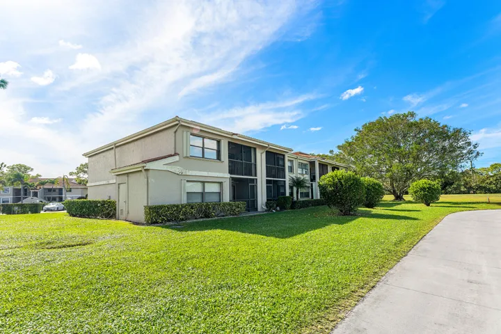 033-13369TouchstonePlace-B102-PalmBeachG